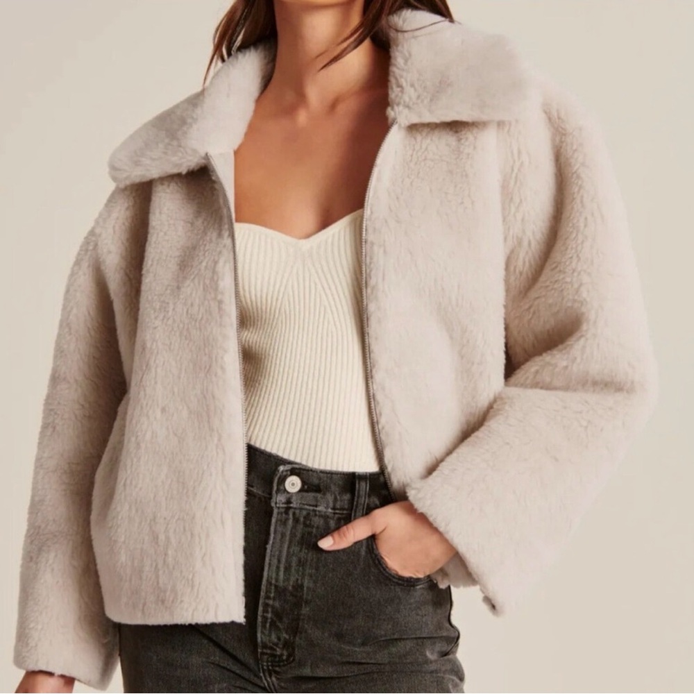 Abercrombie & Fitch Cream Teddy Jacket mint condition SCHELL
100
LEATHER